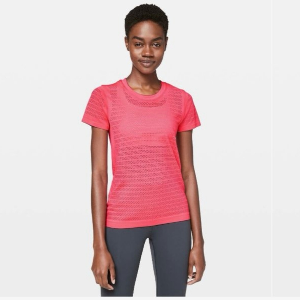 Lululemon Breeze by short sleeve Size 6